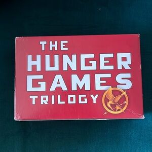 Hunger Games Trilogy - by Suzanne Collins - Paperback/Boxed - EUC 🏆